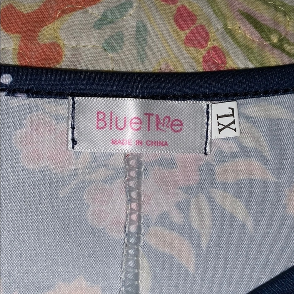 Blouse - Picture 3 of 4